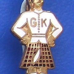 SCOTS BANDSMAN GK - a vintage and detailed enamel badge