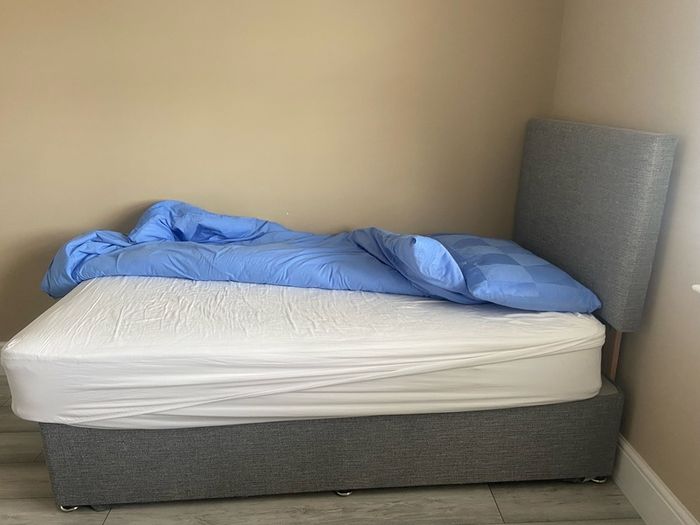 single bed,headboard,matress