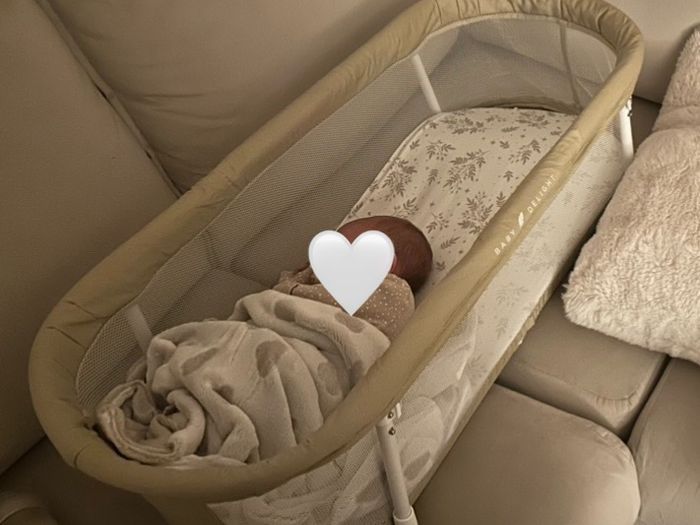 Portable/Travel bassinet cot