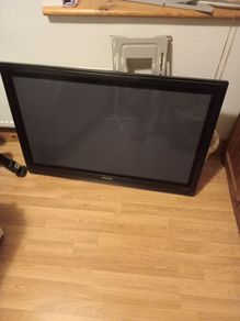 Philips 42 inch tv with wall bracket