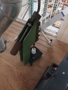 Hand press