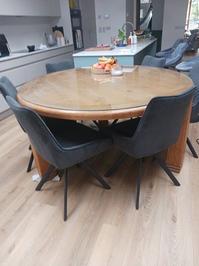 Kitchen table
