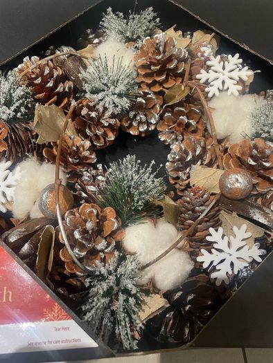 chistmas wreath Natural dried brand new