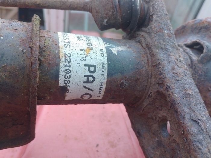 Landrover Freelander 1 front drivers strut shock spring