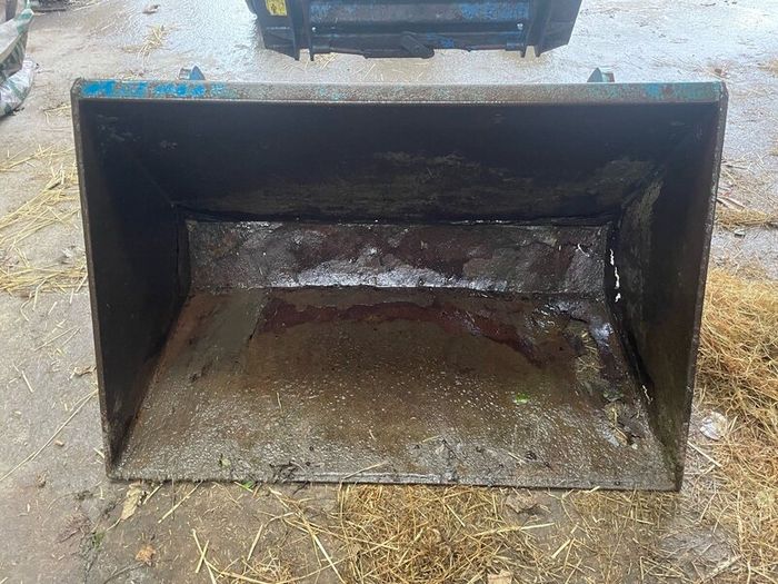 Loader bucket