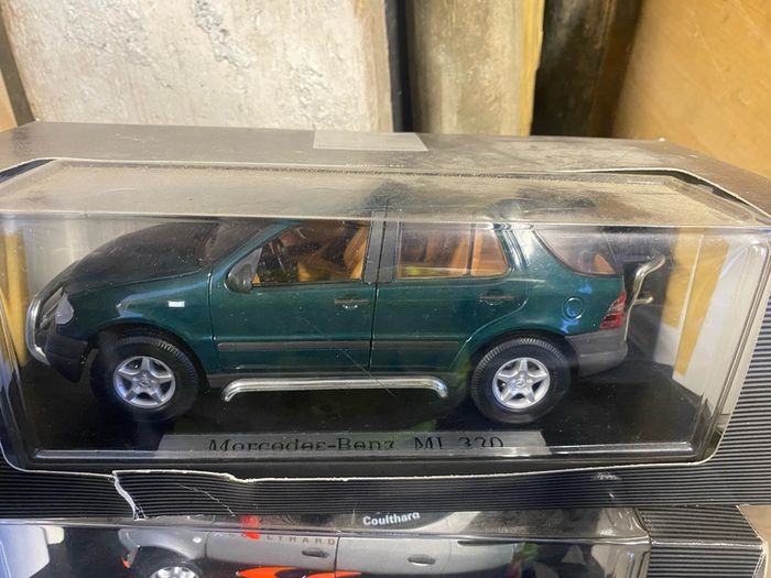 1:18 Mercedes ML jeep diecast. Genuine model