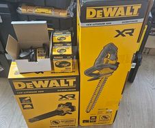 DeWalt Hedge Trimmer & Axial Blower Kit