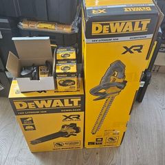 DeWalt Hedge Trimmer & Axial Blower Kit