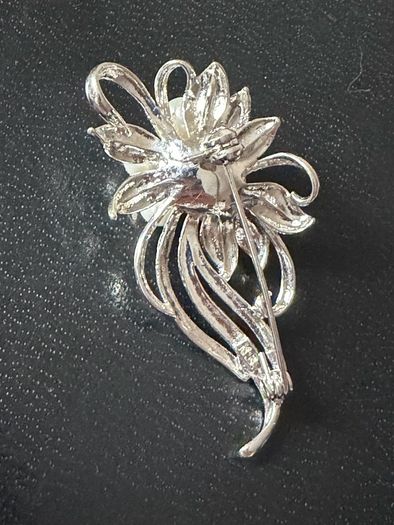 brooch