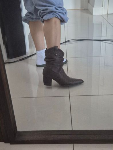 Cowboy boots. Coachella look. Fits UK 3.5- 4