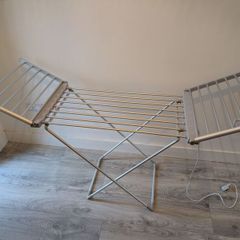 Electric drying rack