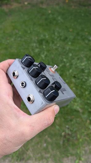 Sunn O)) Model T preamp pedal
