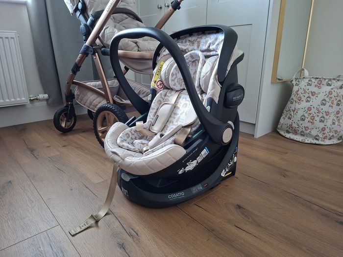 Cosatto Wow 2 Travel system - whisper