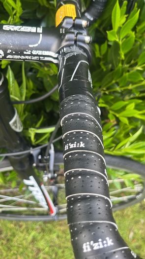 TREK 55cm red/black Claris Groupset