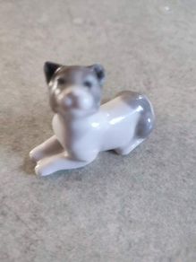 BEAUTIFUL SMALL NAO BY  Lladro Porcelain Figure Attentive Cat