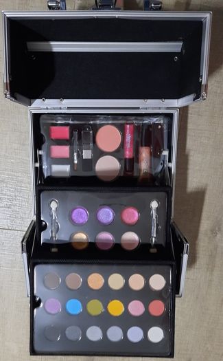 brand new make up box