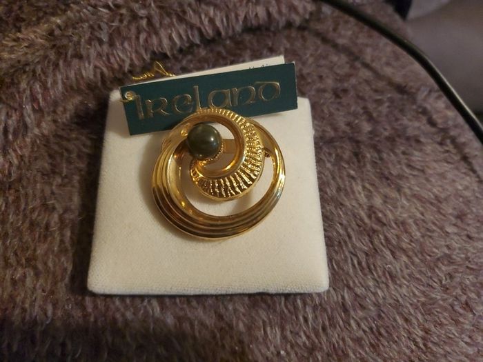 brooch