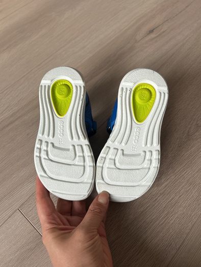 Boys/Girls ECCO sandals UK 7.5-8; EU 25