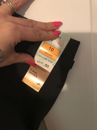 New m and s cropped trousers rrp 40E