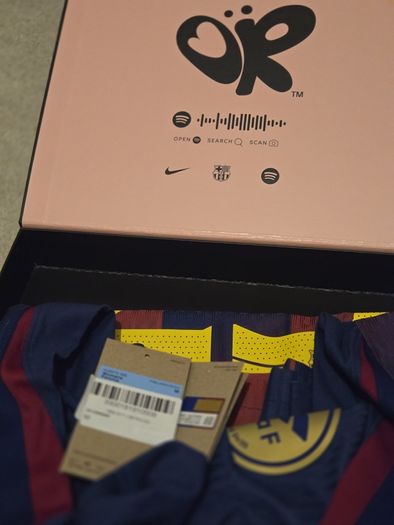 Olivia Rodrigo x FC Barcelona Limited Edition Jersey Size M Female Players Edition | 1495/1899