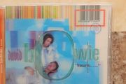 Bowie CD  - Hours