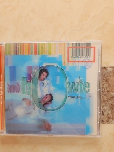 Bowie CD  - Hours