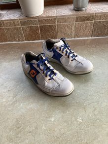 golf shoes