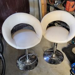 Cream.Bar Stools