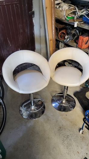 Cream.Bar Stools