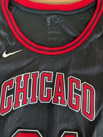 chicago bulls basketball jersey adult small