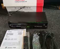 TOSHIBA VCR / DVD / CD Player/Recorder with Good Selection of Vhs Tapes