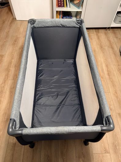 Travel cot