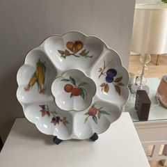 Reduced Large Royal Worcester evesham Gold porcelain platter