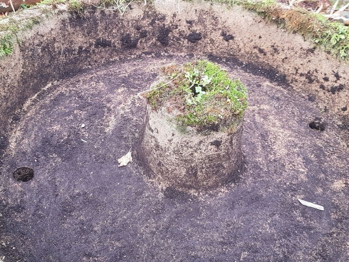 garden and patio water feature or planter