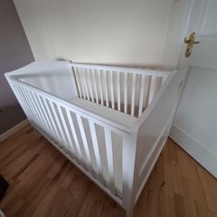Crib and mattress