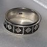 Pristine Vintage Sterling Silver Band Ring Image 8