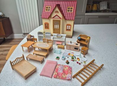 Sylvanian Families Cosy Cottage and accessories