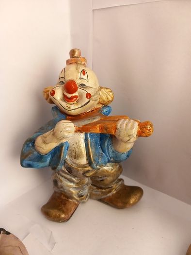 ceramic clowns dancing clown vintage figurine statues colourful vintage /antique  great gift present display decor  musical musician music dancing  rabbit  hat monkey hand painted figurine art deco porcelain doll