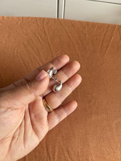 Tear drop earrings 18k White Gold