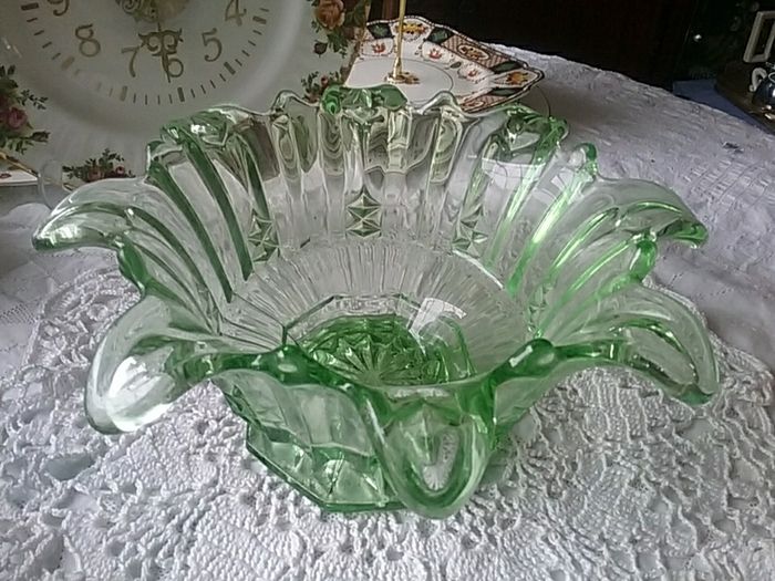 Green Art Glass Bowl