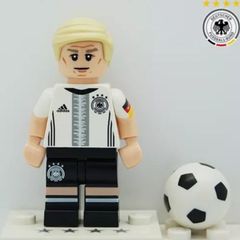 Lego BASTIAN SCHWEINSTEIGER Minifigure Lego German D F B Football Team Minifigure