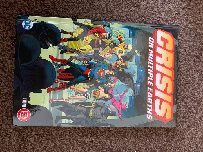 crisis on infinite earths box set