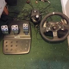 Logitech g920 for xbox/pc with pedals and shifter