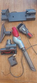 Dyson v7 wall mount charger and accessories