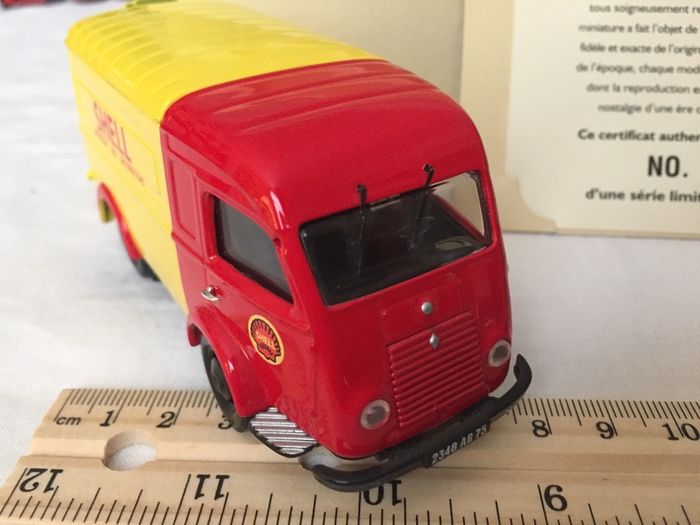 Corgi. Heritage Collection. Number 70504. Limited edition.Renault 1000kg Shell van