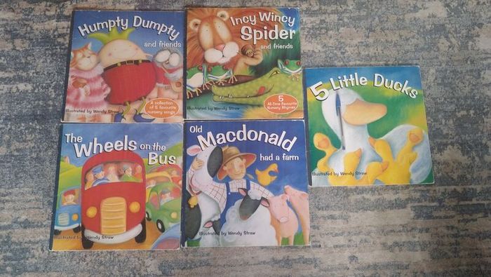 giant nursery rhyme picture books