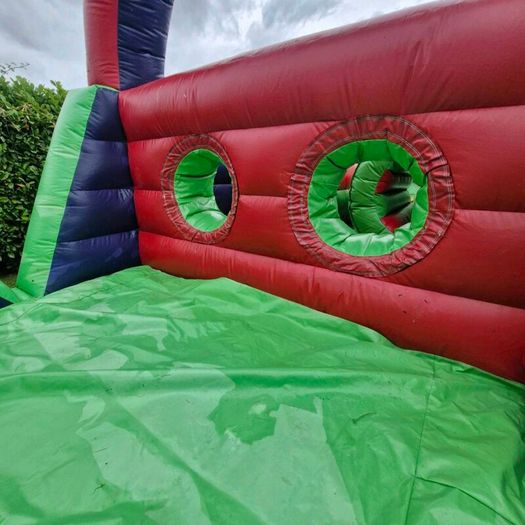 Bouncing  castle