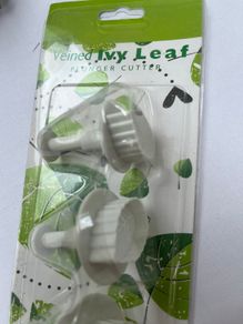 Ivy Leaf Plunge Sugar Paste  Cutters