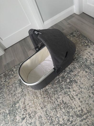 Uppa Baby Vista 2 travel system and accessories