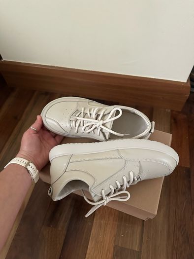 Size 39 (6) New Leather Anatomical Shoes / trainers